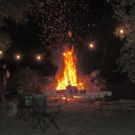 Camping Terreno-ro-bi-li * קוטרופיאנו
