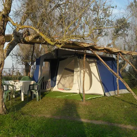 אתר קמפינג Camping Terreno-ro-bi-li קוטרופיאנו